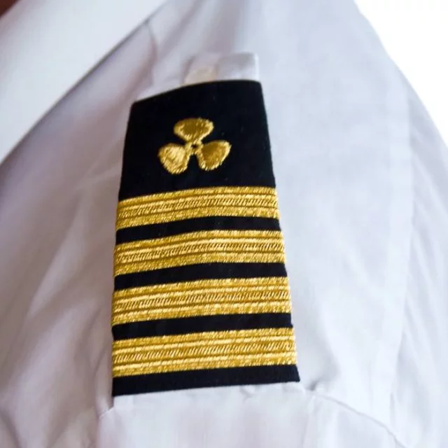 MILITARY OFFICER EPAULET